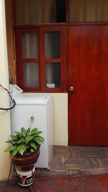 Friends House Bed & Breakfast ลิมา ภายนอก รูปภาพ